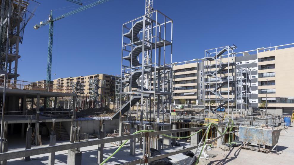 Uno de los edificios en cosntrucción en Arcosur en Zaragoza.